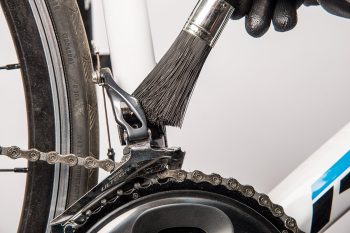 how_to_clean_and_lube_your_derailleurs_2